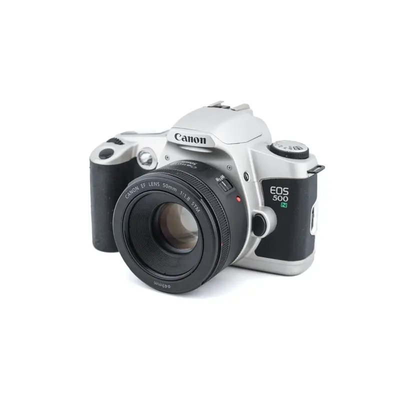 Canon EOS 500N + 50mm f1.8 STM