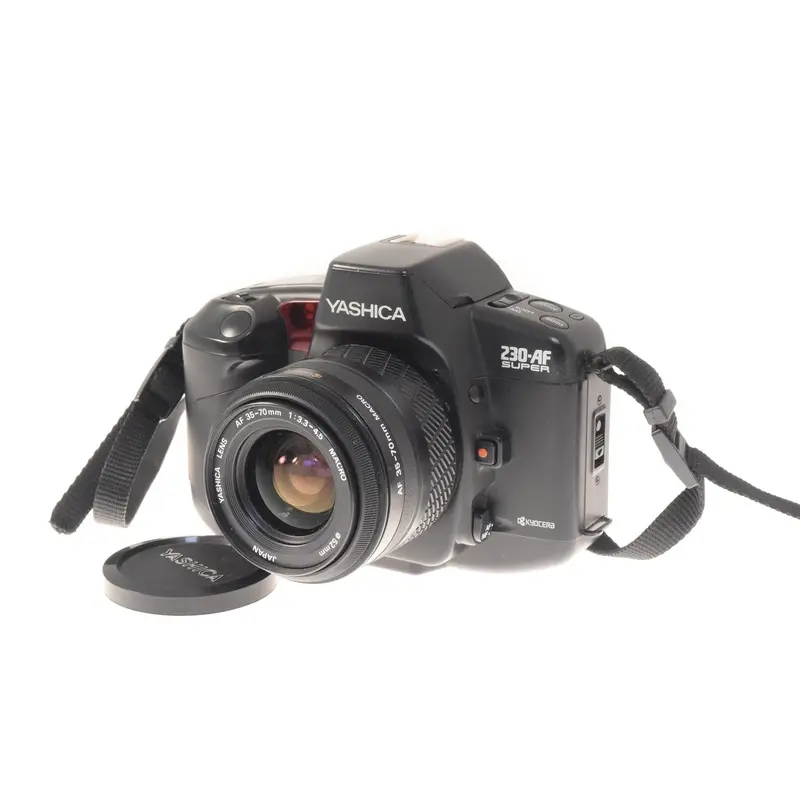 Yashica 230-AF + 35-70mm f3.3-4.5 AF Macro