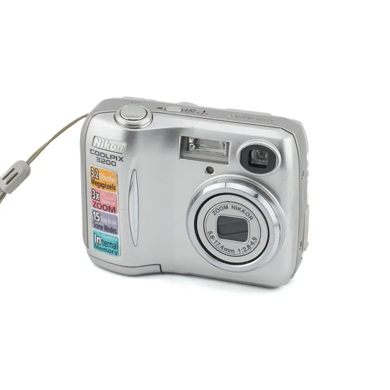 Nikon Coolpix 3200 - Compact Digital Camera