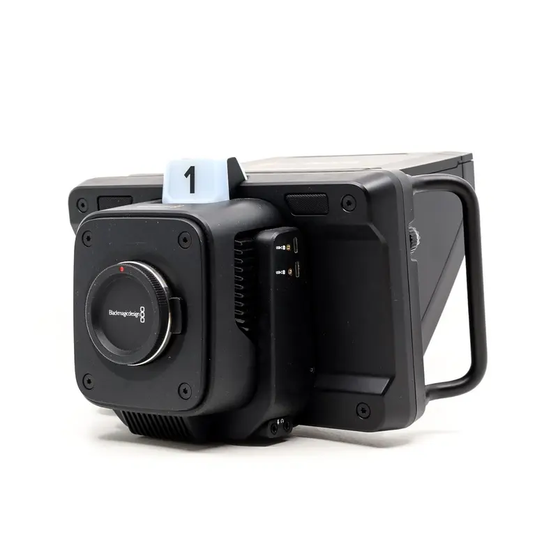 Blackmagic Design Studio Camera 4K Plus - Micro Four Thirds Fit