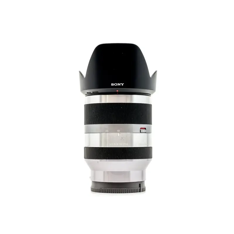 Sony E 18-200mm f/3.5-6.3 OSS