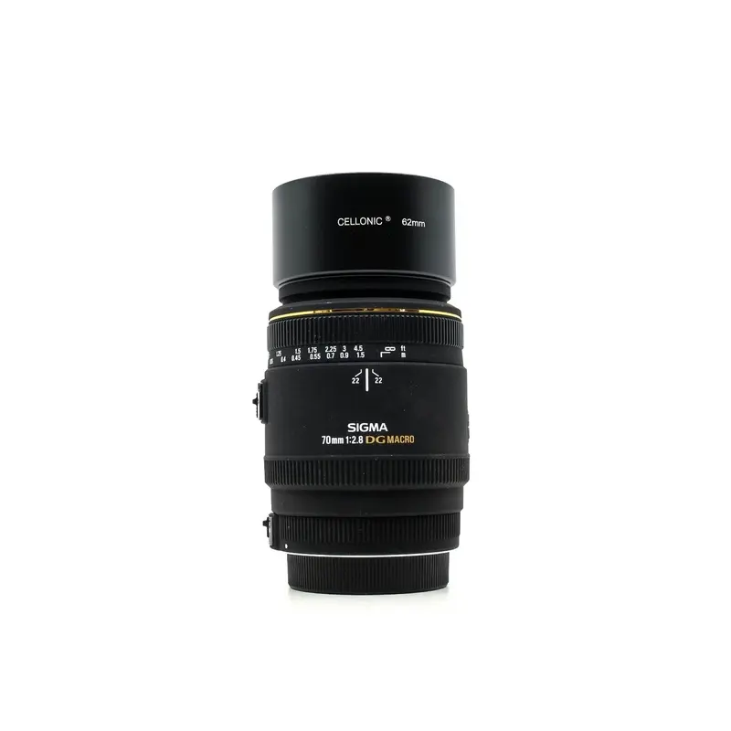 Sigma 70mm f/2.8 EX DG Macro - Sigma SA Fit