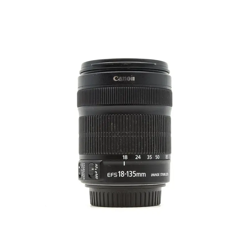 Canon EF-S 18-135mm f/3.5-5.6 IS