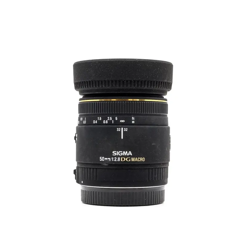 Sigma 50mm f/2.8 EX DG Macro - Canon EF Fit