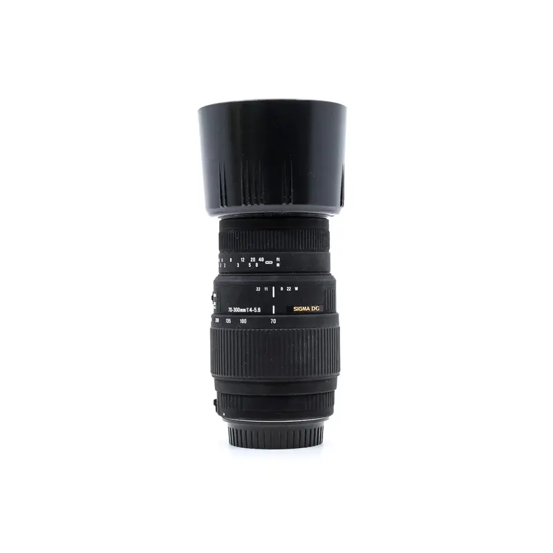 Sigma 70-300mm f/4-5.6 Macro - Canon EF fit