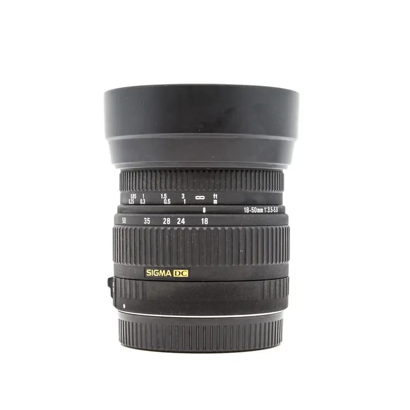 Sigma 18-50mm f/3.5-5.6 DC - Canon EF-S Fit