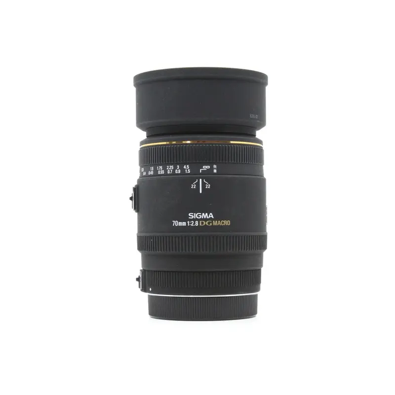 Sigma 24-70mm f/2.8 EX DG Macro - Canon EF Fit