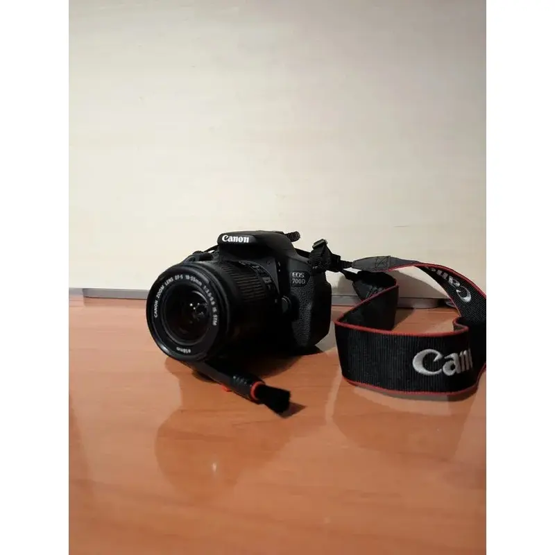 canon eos 700d
