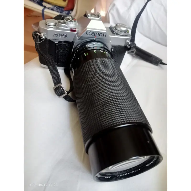 Canon AV-1