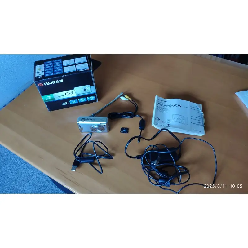 FUJIFILM FINEPIX F20