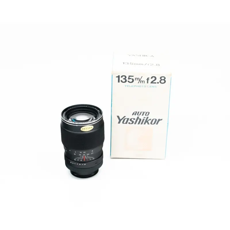 Yashica 135mm f/2.8 Auto Yashikor Lens with Caps & Box (M42 Mount) (Second Hand)