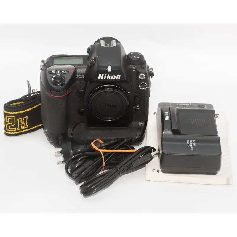 Nikon D2H Digital SLR Body with Charger, Strap & Manual (Second Hand)
